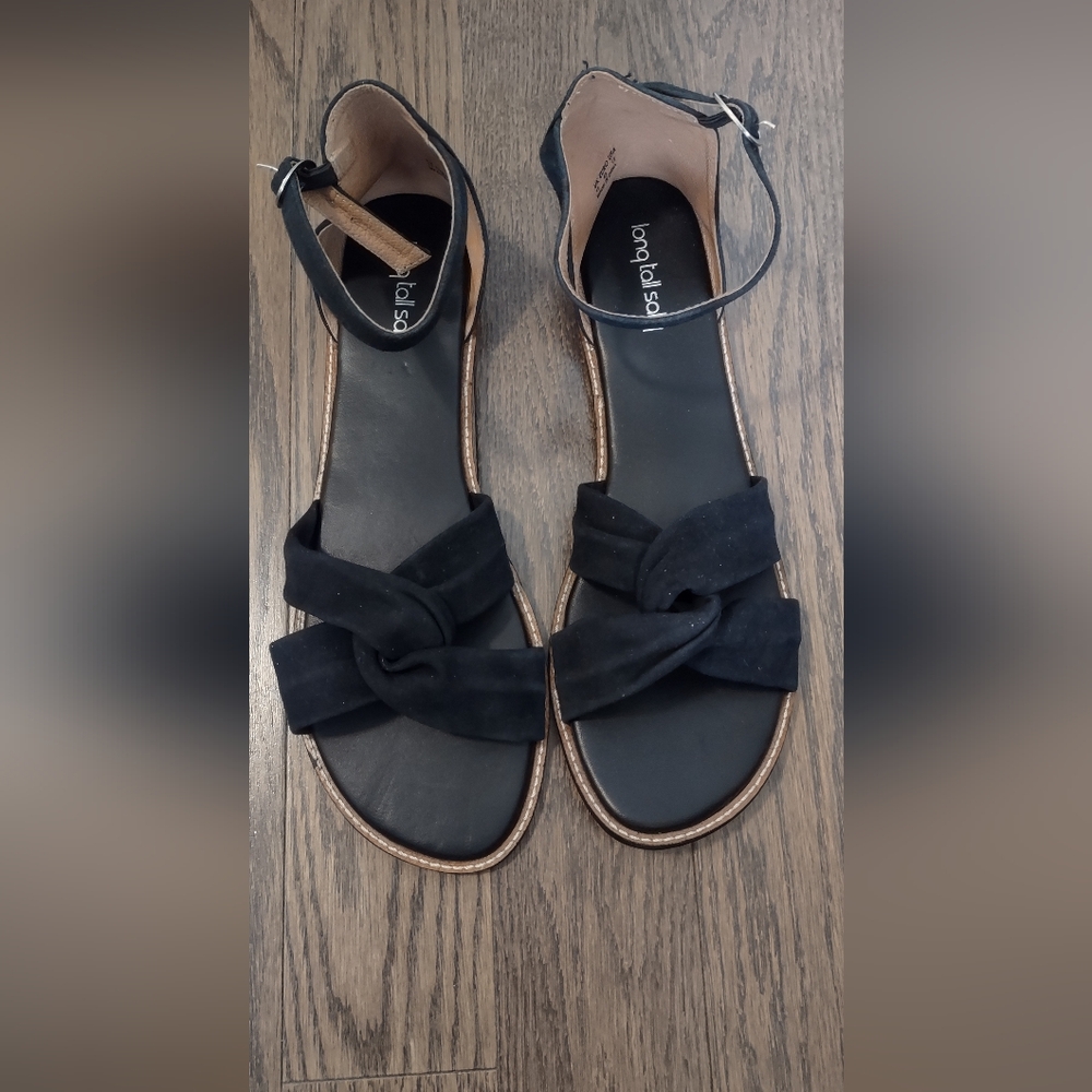 Koolaburra Black and Tan Knotted Sandals